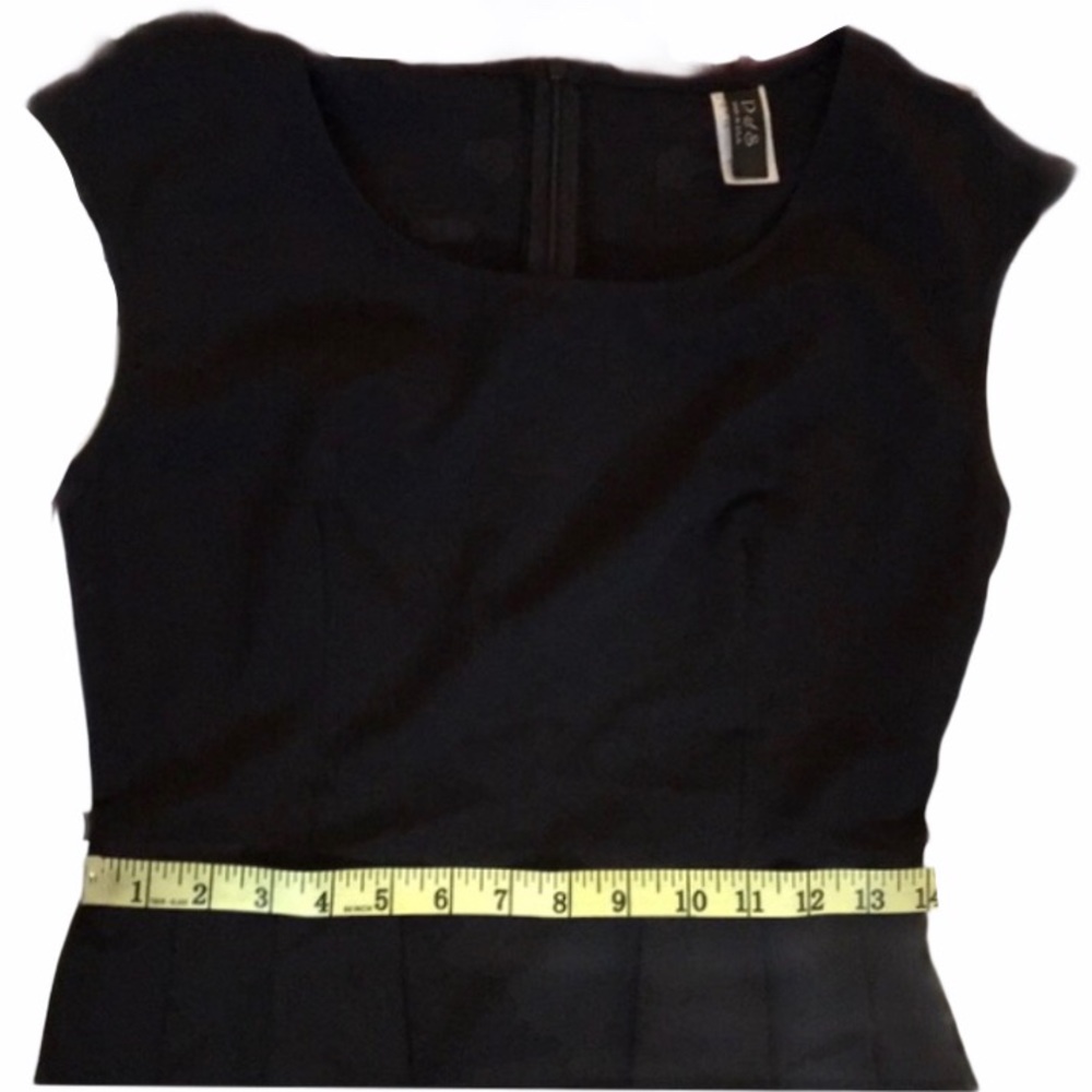 Elegant Black Midi Dress - Picture 4 of 6
